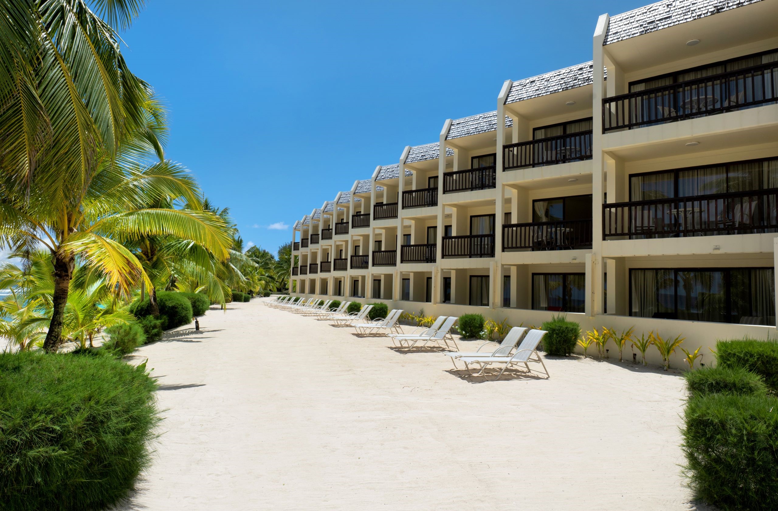 The Edgewater Resort and Spa Rarotonga | Beachfront Stay